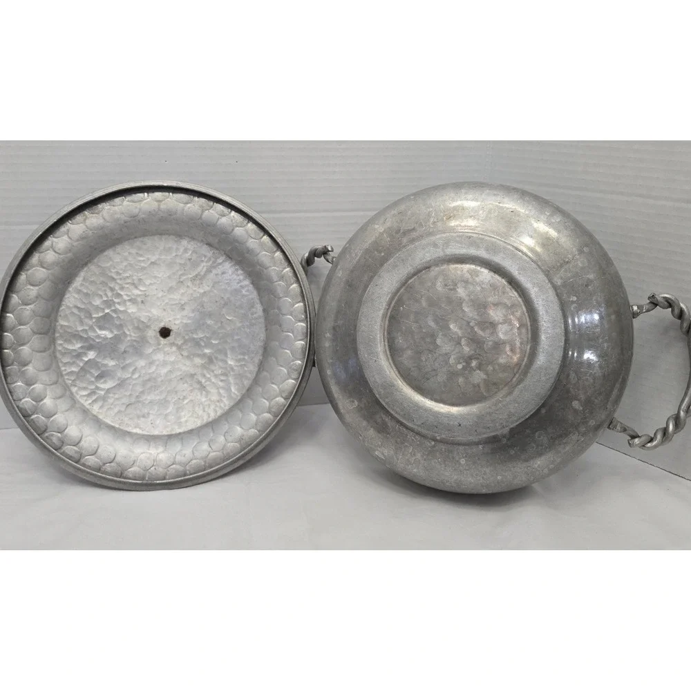 Vintage Hand Forged Hammered Aluminum Cromwell Metal Casserole Dish w/Floral Lid